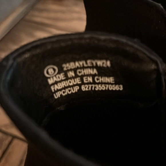 Brand New never been worn. Size 8 Ankle Wdge Boot. - Picture 2 of 7